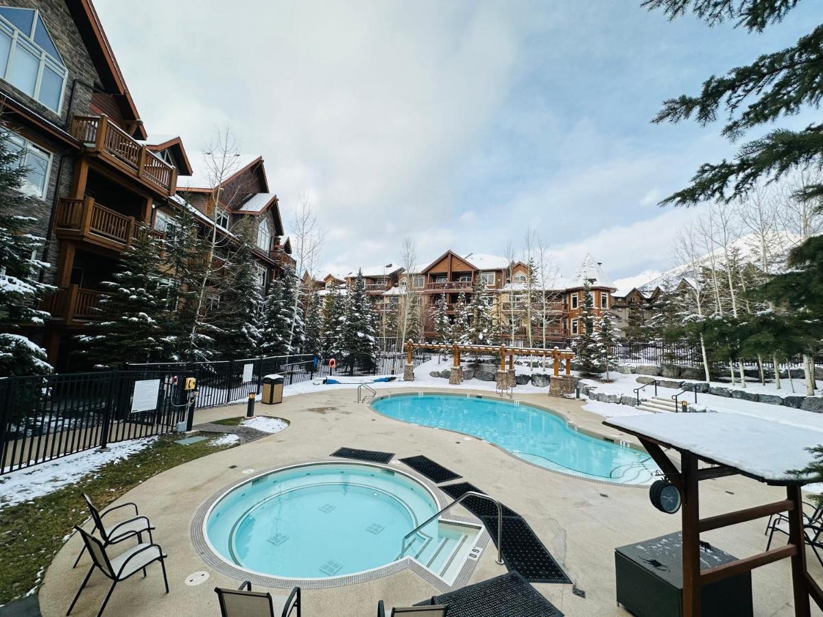 Canmore Mountain Retreat - Heated Pool & Hot-Tub Apartman Kültér fotó