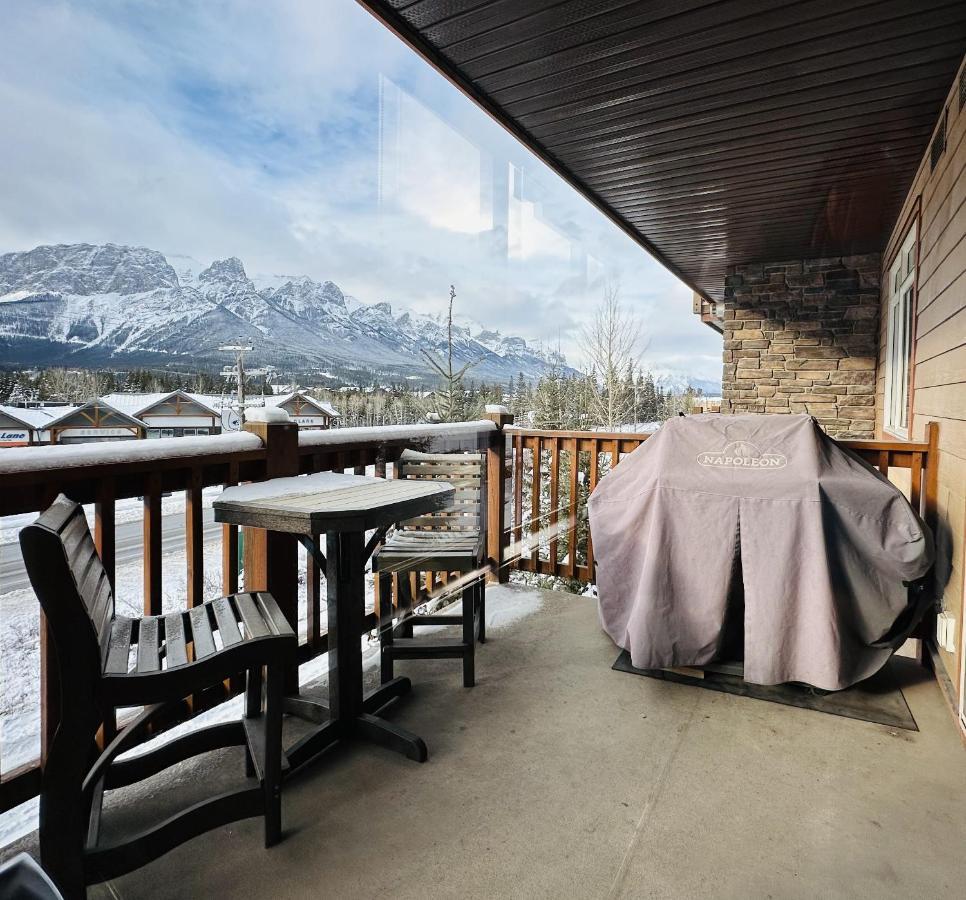 Canmore Mountain Retreat - Heated Pool & Hot-Tub Apartman Kültér fotó